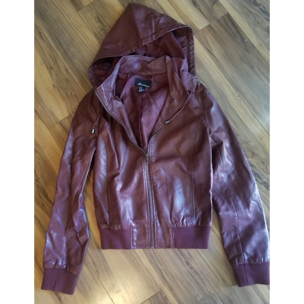 Forever21 women's faux leather jacket M